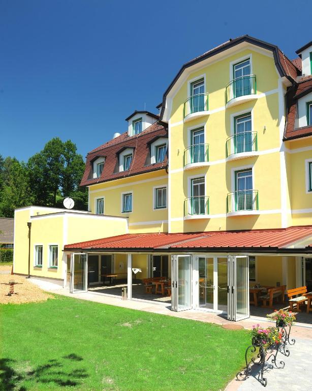 Hotel-Restaurant Kirchenwirt Aigen Aigen im Ennstal Esterno foto