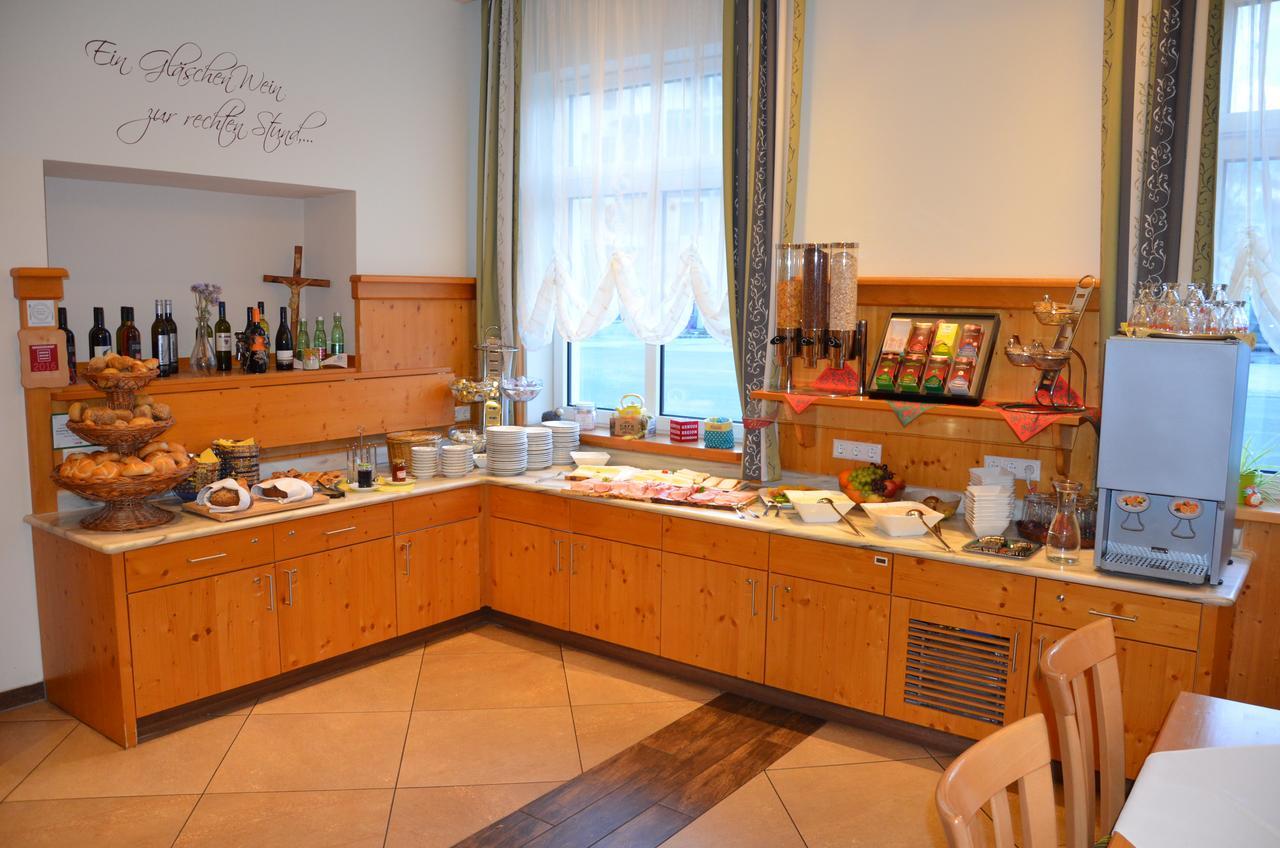 Hotel-Restaurant Kirchenwirt Aigen Aigen im Ennstal Esterno foto